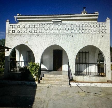 Foto 2 de Chalet en venta en La Conarda-Montesano de 5 habitaciones con terraza y piscina