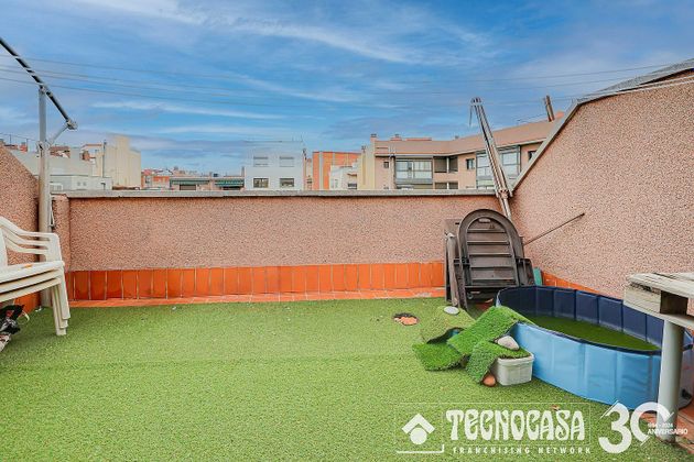 Foto 2 de Casa adossada en venda a Sant Adrià de Besos de 4 habitacions amb terrassa i balcó