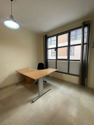 Foto 1 de Oficina en lloguer a calle De Albadalejo amb terrassa i aire acondicionat