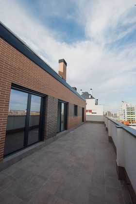 Foto 1 de Àtic en venda a calle Enrique Urquijo de 3 habitacions amb terrassa i piscina