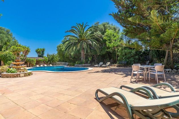 Foto 1 de Casa rural en venda a calle Sant Lluís de 12 habitacions amb terrassa i piscina