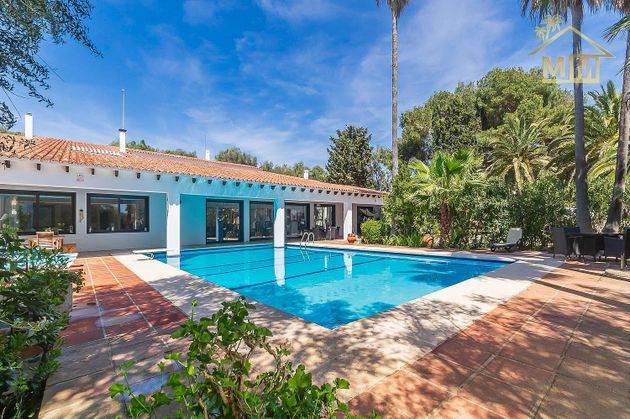 Foto 1 de Chalet en venta en Sant Climent-Es Canutells de 9 habitaciones con terraza y piscina