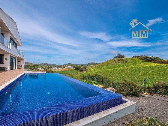 Foto 2 de Xalet en venda a Mercadal (Es) de 4 habitacions amb terrassa i piscina