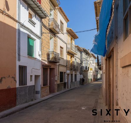 Foto 1 de Casa en venda a calle Joaquín Costa de 3 habitacions amb calefacció