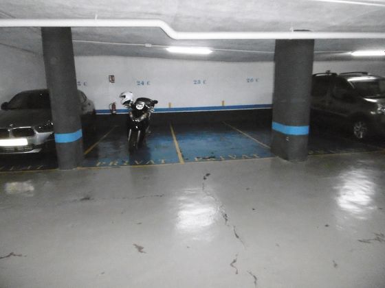 Foto 1 de Alquiler de garaje en calle De L'hospital de 12 m²