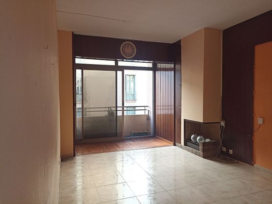 Foto 1 de Pis en venda a Vila de Gràcia de 4 habitacions amb balcó i ascensor