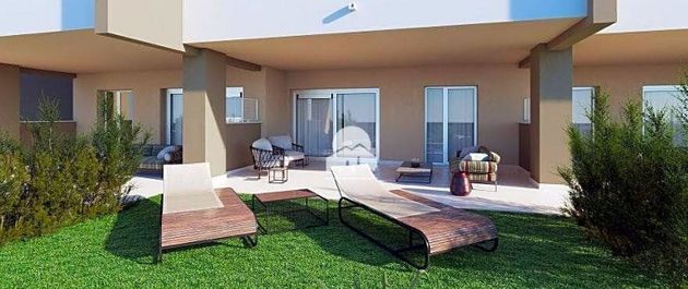 Foto 1 de Venta de piso en Estepona Oeste - Valle Romano - Bahía Dorada de 2 habitaciones con terraza y piscina