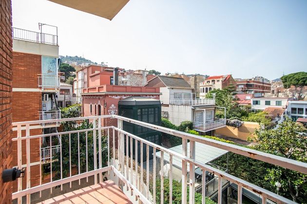 Foto 2 de Pis en venda a calle De Can Pujolet de 4 habitacions amb terrassa i piscina