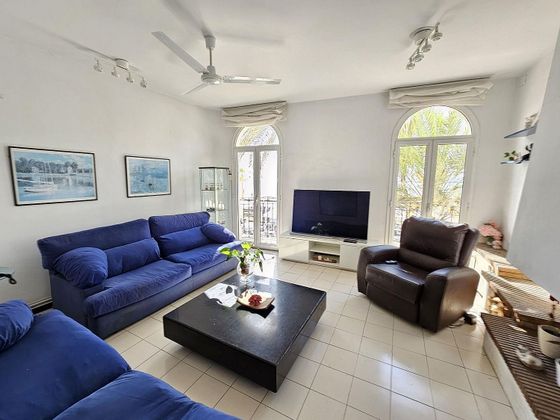 Foto 2 de Casa en venda a Centre - Badalona de 4 habitacions amb terrassa i balcó