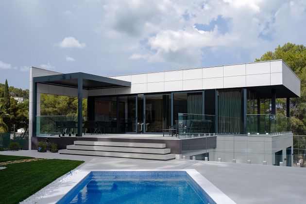 Foto 2 de Casa en lloguer a Montmar de 5 habitacions amb terrassa i piscina