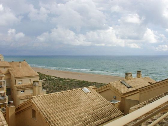 Foto 1 de Venta de ático en El Perellonet de 4 habitaciones con terraza y piscina
