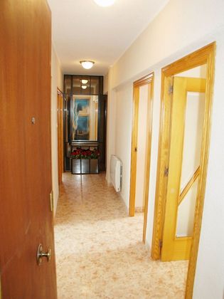 Foto 2 de Venta de piso en El Perellonet de 3 habitaciones con terraza y garaje