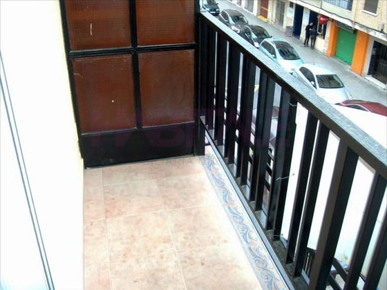 Foto 2 de Piso en venta en Tormos de 3 habitaciones con balcón y ascensor