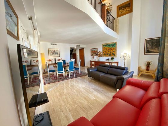 Foto 2 de Alquiler de dúplex en El Pilar de 4 habitaciones con garaje y muebles