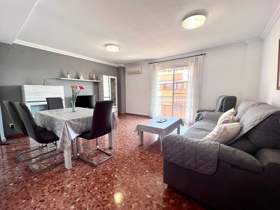 Foto 2 de Ático en alquiler en Albal de 3 habitaciones con muebles y balcón