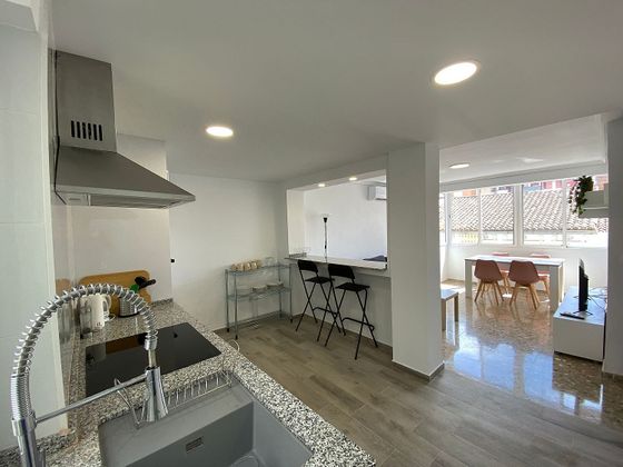 Foto 2 de Alquiler de piso en El Cabanyal- El Canyamelar de 2 habitaciones con muebles y aire acondicionado