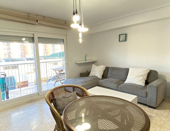 Foto 2 de Alquiler de piso en El Perellonet de 3 habitaciones con muebles y balcón
