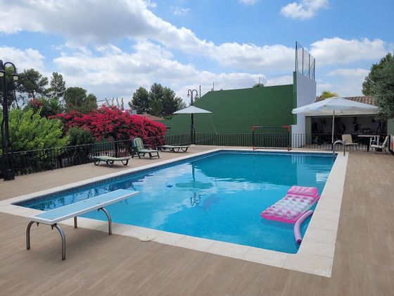 Foto 1 de Alquiler de chalet en Turís de 5 habitaciones con terraza y piscina