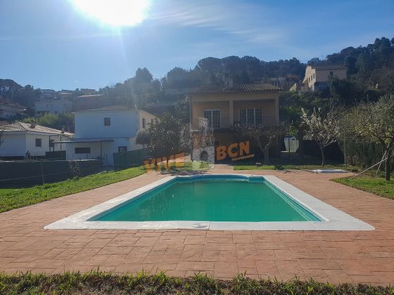 Foto 1 de Xalet en venda a Vallgorguina de 5 habitacions amb terrassa i piscina