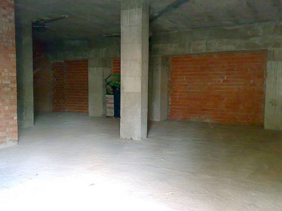 Foto 1 de Alquiler de local en Benicalap de 234 m²