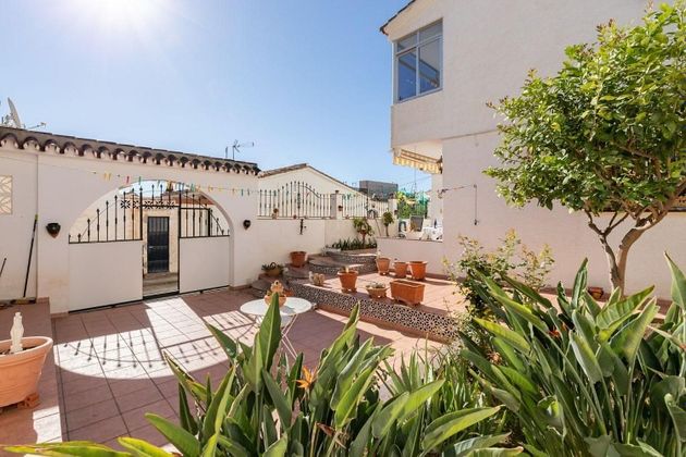 Foto 2 de Casa en venda a Puerto Marina de 2 habitacions amb terrassa i jardí