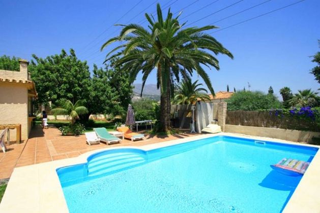 Foto 1 de Chalet en venta en El Higueral - La Merced de 4 habitaciones con terraza y piscina