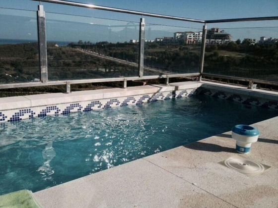 Foto 2 de Dúplex en venda a Casares de 3 habitacions amb terrassa i piscina