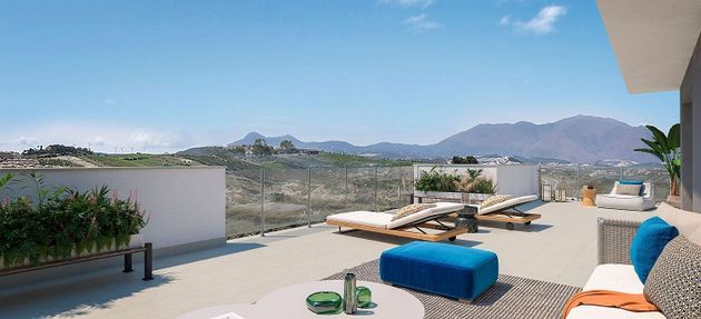 Foto 1 de Ático en venta en Manilva de 2 habitaciones con terraza y piscina