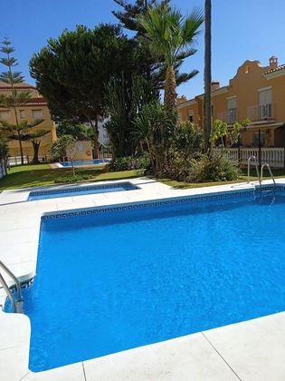 Foto 1 de Ático en venta en San Luis de Sabinillas de 2 habitaciones con terraza y piscina