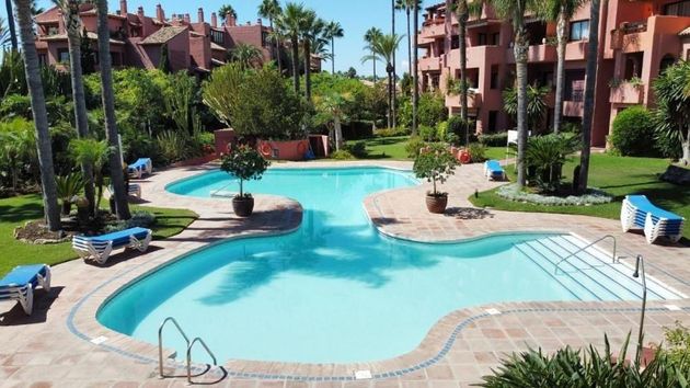 Foto 1 de Àtic en venda a Los Monteros - Bahía de Marbella de 2 habitacions amb terrassa i piscina