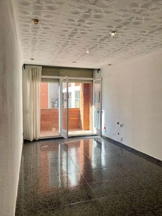 Foto 1 de Piso en venta en Centre - Cornellà de Llobregat de 3 habitaciones con terraza y balcón