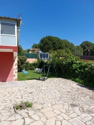 Foto 2 de Venta de chalet en calle De L'ametlla de 3 habitaciones con terraza y jardín
