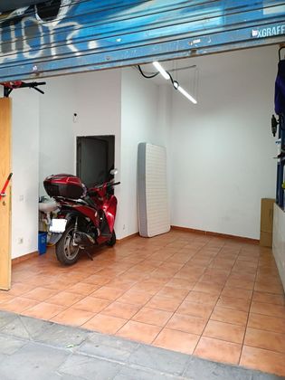 Foto 2 de Venta de casa en Vila de Gràcia de 2 habitaciones con terraza y garaje