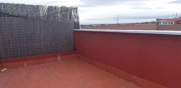 Foto 2 de Àtic en venda a calle Gobernador de 1 habitació amb terrassa i aire acondicionat