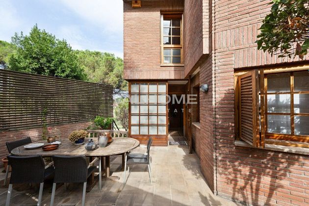 Foto 2 de Casa adosada en venta en Can Majó - Can Trabal de 6 habitaciones con terraza y garaje