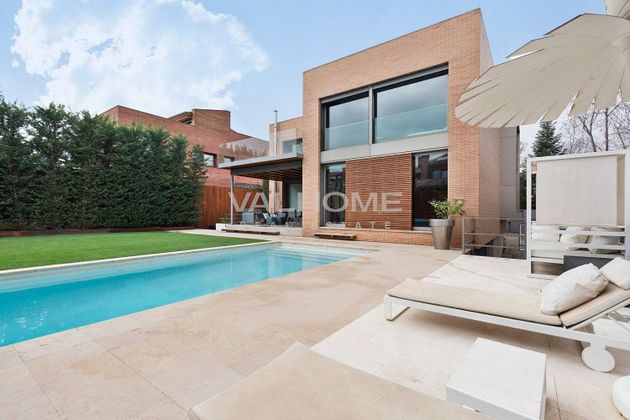 Foto 2 de Casa en venta en Mira-sol de 6 habitaciones con terraza y piscina