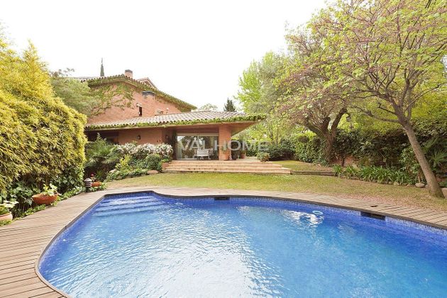 Foto 2 de Casa rural en venda a Can Majó - Can Trabal de 5 habitacions amb terrassa i piscina