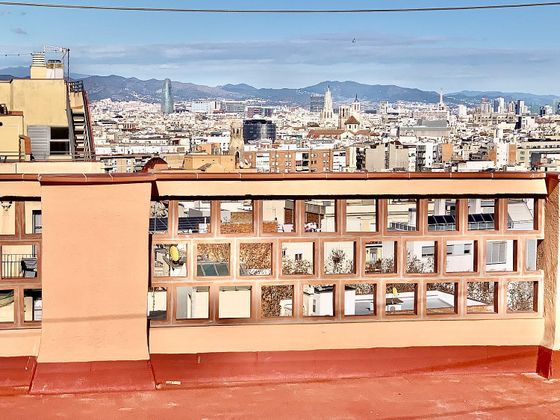 Foto 2 de Casa en venda a El Poble Sec - Parc de Montjuïc de 5 habitacions amb terrassa i jardí