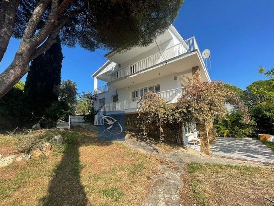Foto 1 de Casa en venda a calle Salvat Papasseit de 6 habitacions amb terrassa i garatge