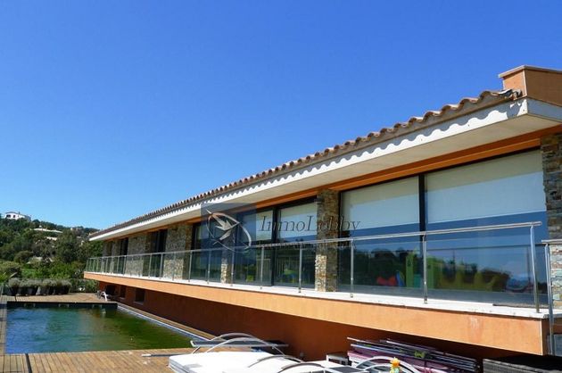Foto 1 de Chalet en venta en Can Semi - Mas Nou - Mas Ros de 5 habitaciones con terraza y piscina