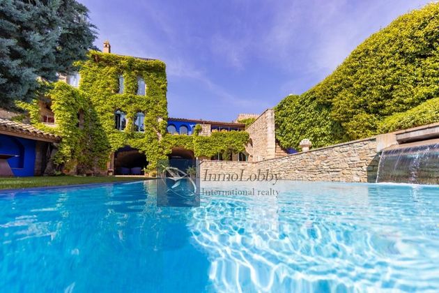 Foto 2 de Chalet en venta en Forallac de 6 habitaciones con terraza y piscina