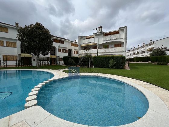 Foto 2 de Venta de casa en Fenals de 4 habitaciones con terraza y piscina
