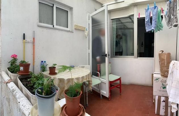 Foto 2 de Casa en venta en Centre - Badalona de 3 habitaciones con terraza y jardín