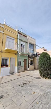 Foto 2 de Casa adossada en venda a calle Major de 3 habitacions amb terrassa i balcó