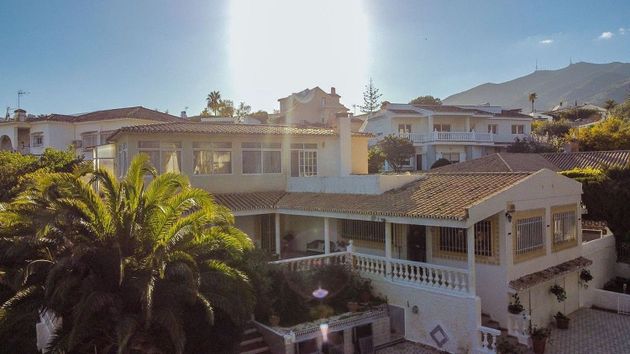 Foto 2 de Venta de chalet en calle Carrizo de 5 habitaciones con terraza y piscina