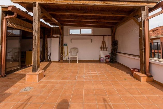 Foto 2 de Àtic en venda a Centro - Chiva de 3 habitacions amb terrassa i garatge