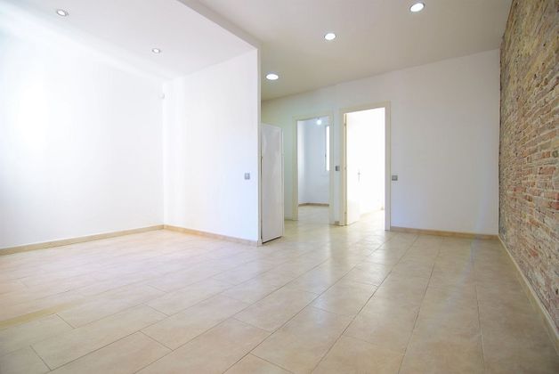 Foto 1 de Venta de piso en El Raval de 2 habitaciones con aire acondicionado