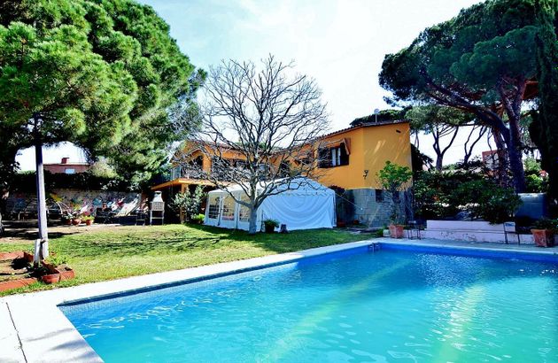 Foto 1 de Xalet en venda a Sant Vicenç de Montalt de 5 habitacions amb terrassa i piscina