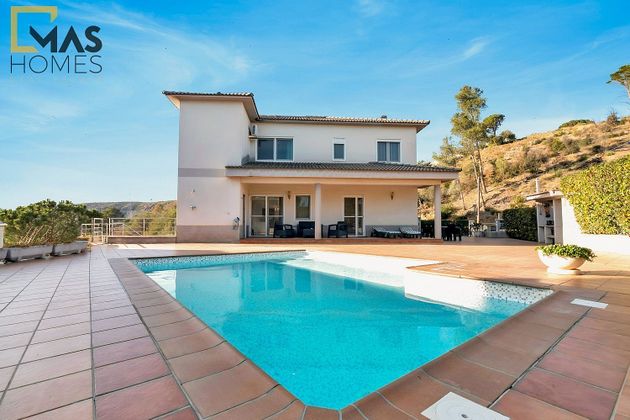 Foto 1 de Xalet en venda a Castellví de Rosanes de 5 habitacions amb terrassa i piscina