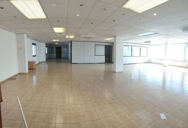 Foto 1 de Alquiler de oficina en La Indioteria de 215 m²